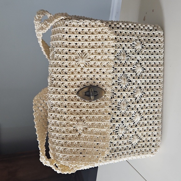 Vintage 70s Shoulder Bag With Brass Turn Lock - Picture 9 of 9